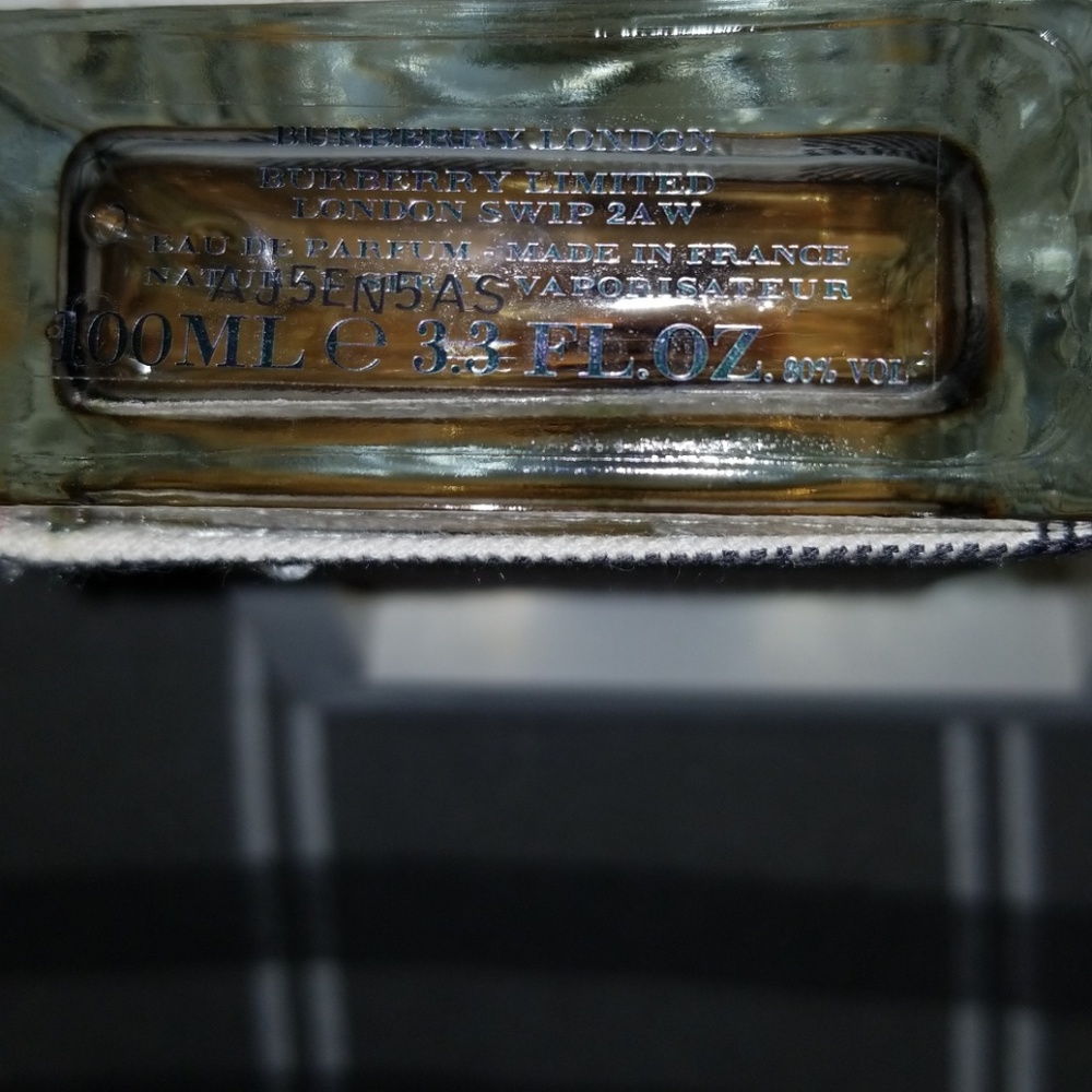 PARFUME - Picture 4 of 4